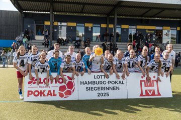 Bild 188 - wBJ Lotto Pokal Finale  Eimsbuetteler TV - Hamburger SV : Ergebnis: 0:3